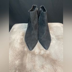 Vince Camuto ‘Kasi’ Booties Size 7.5M